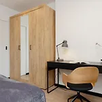 公寓 Warsaw Stylish By Renters 皮瑟兹诺